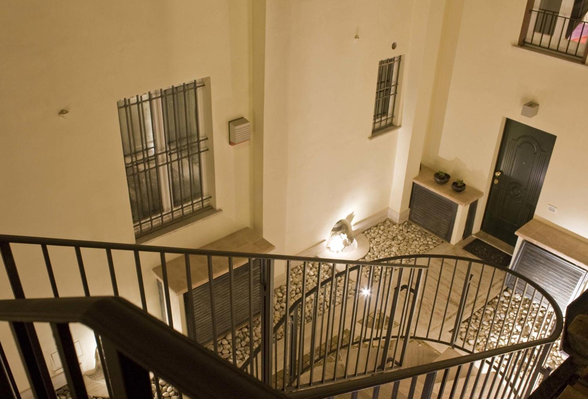 Nostromondo Ciancaleoni Palace Roma Quarto foto